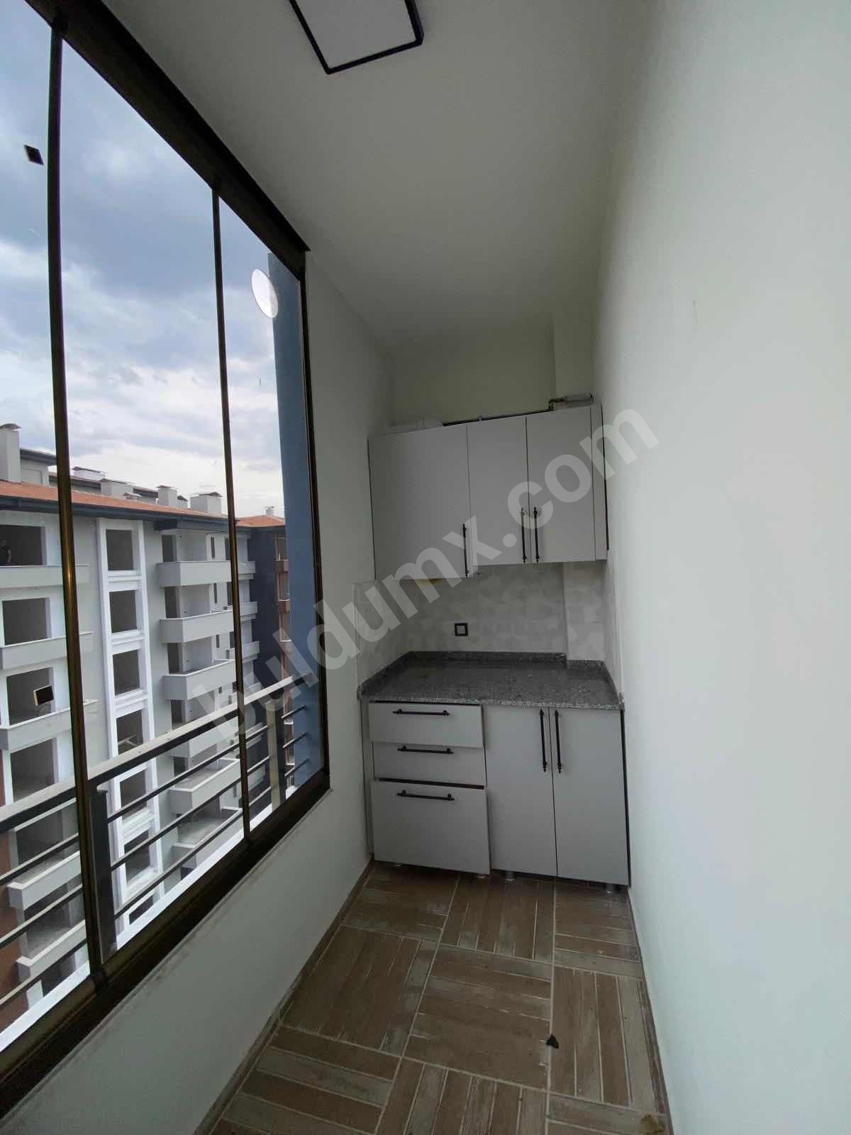 VADİ MALDİA DAN KARAKAVAK MEVA SİTESİNDE SATILIK LÜKS 4+1 DAİRE - Fotoğraf 8