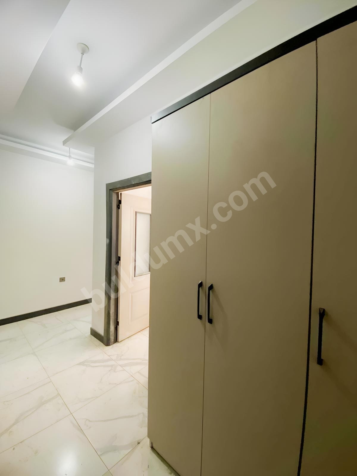 VADİ MALDİADAN OTURUMA HAZIR ZEMİN KAT SATILIK 2+1 - Fotoğraf 9