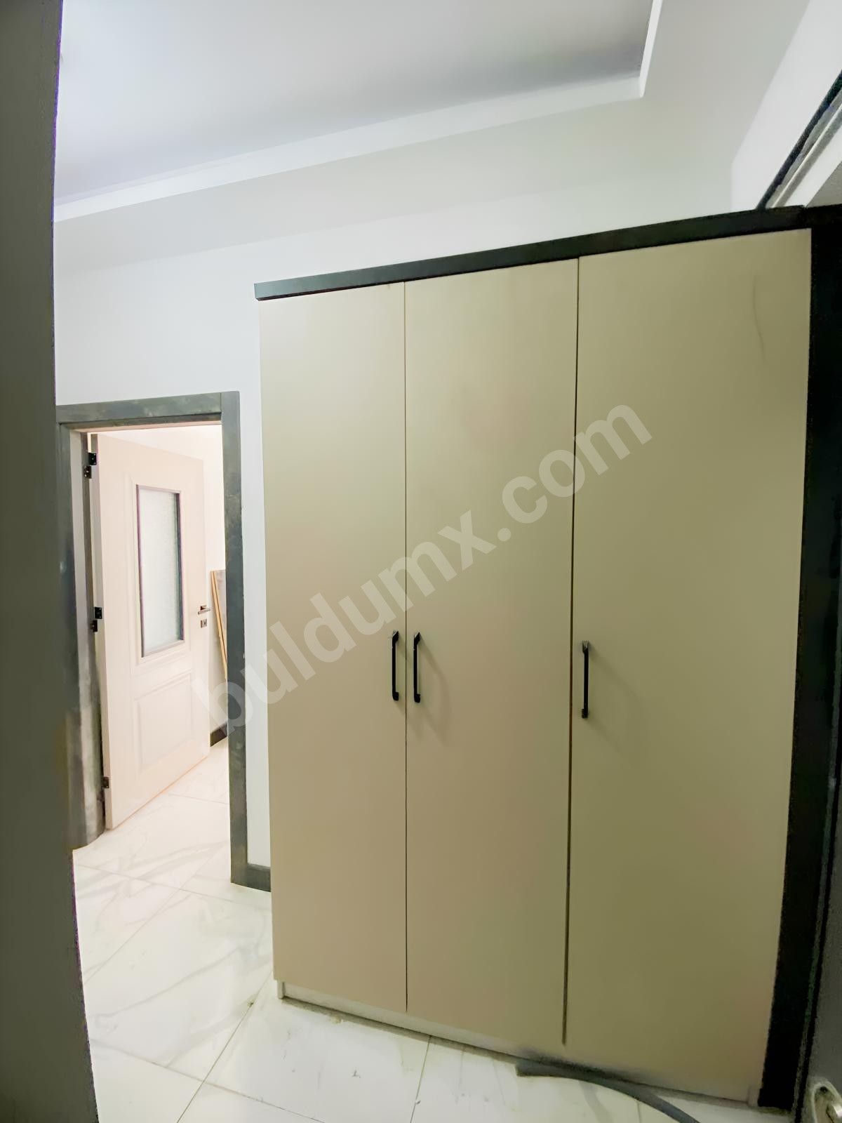 VADİ MALDİADAN OTURUMA HAZIR ZEMİN KAT SATILIK 2+1 - Fotoğraf 2