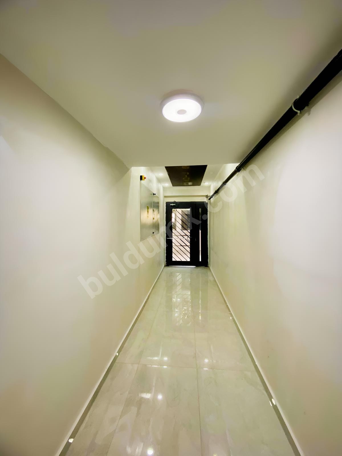 VADİ MALDİADAN OTURUMA HAZIR ZEMİN KAT SATILIK 2+1 - Fotoğraf 1