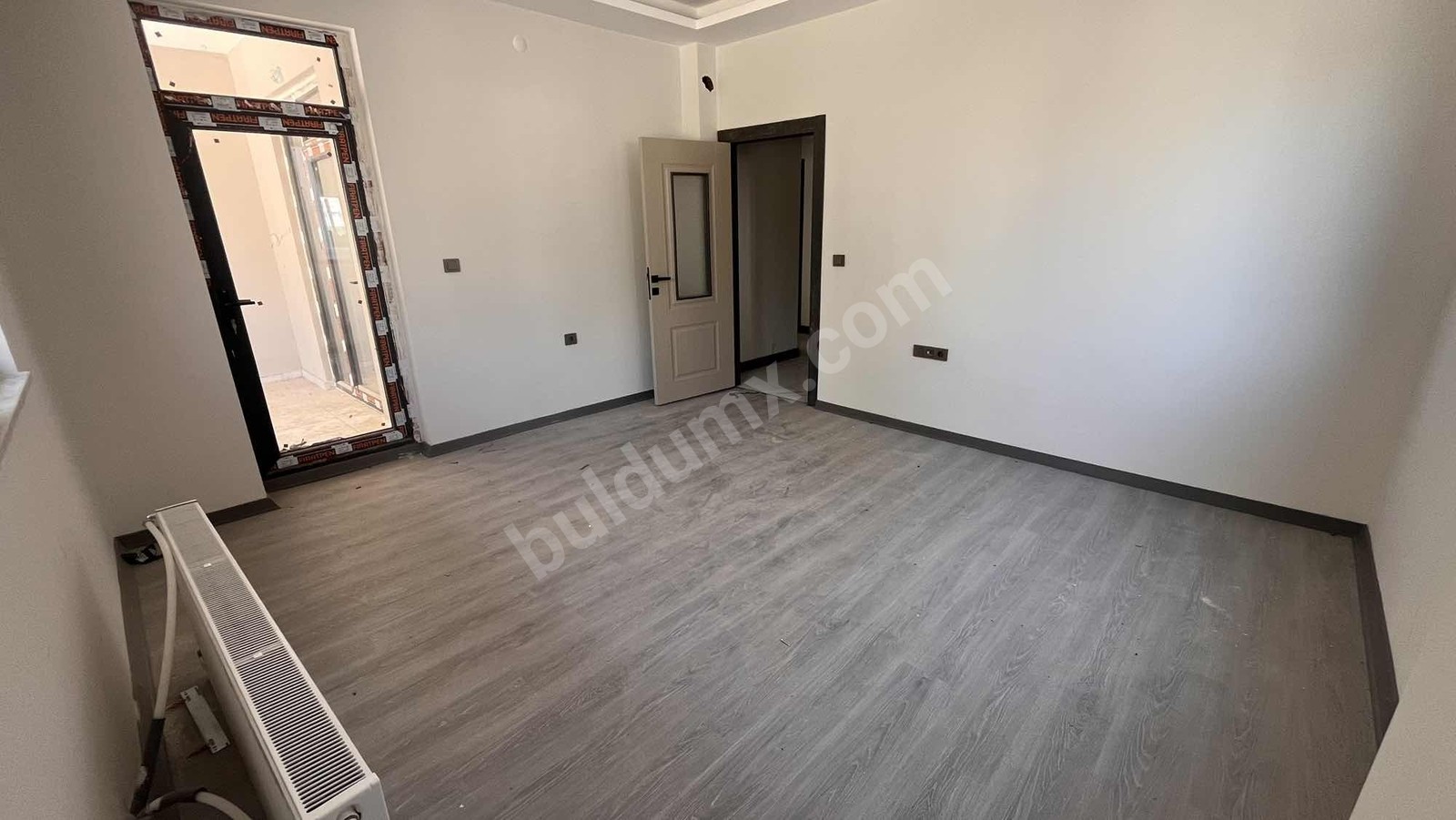 VADİ MALDİADAN OTURUMA HAZIR ZEMİN KAT SATILIK 2+1 - Fotoğraf 8