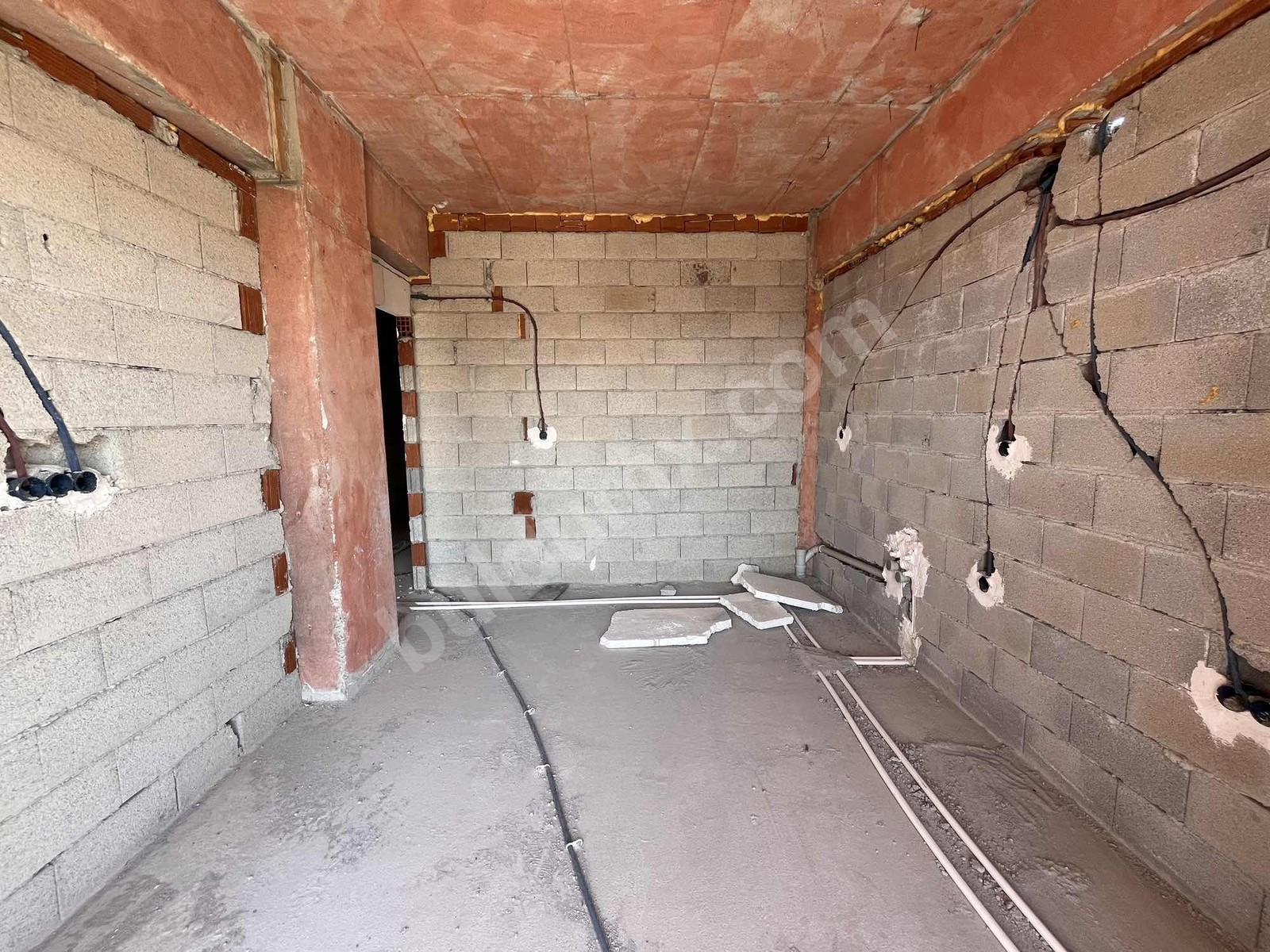 VADİ MALDİA'DAN KARAKAVAK'TA YERİNDE DÖNÜŞÜM 2+1 SATILIK DAİRE - Fotoğraf 4