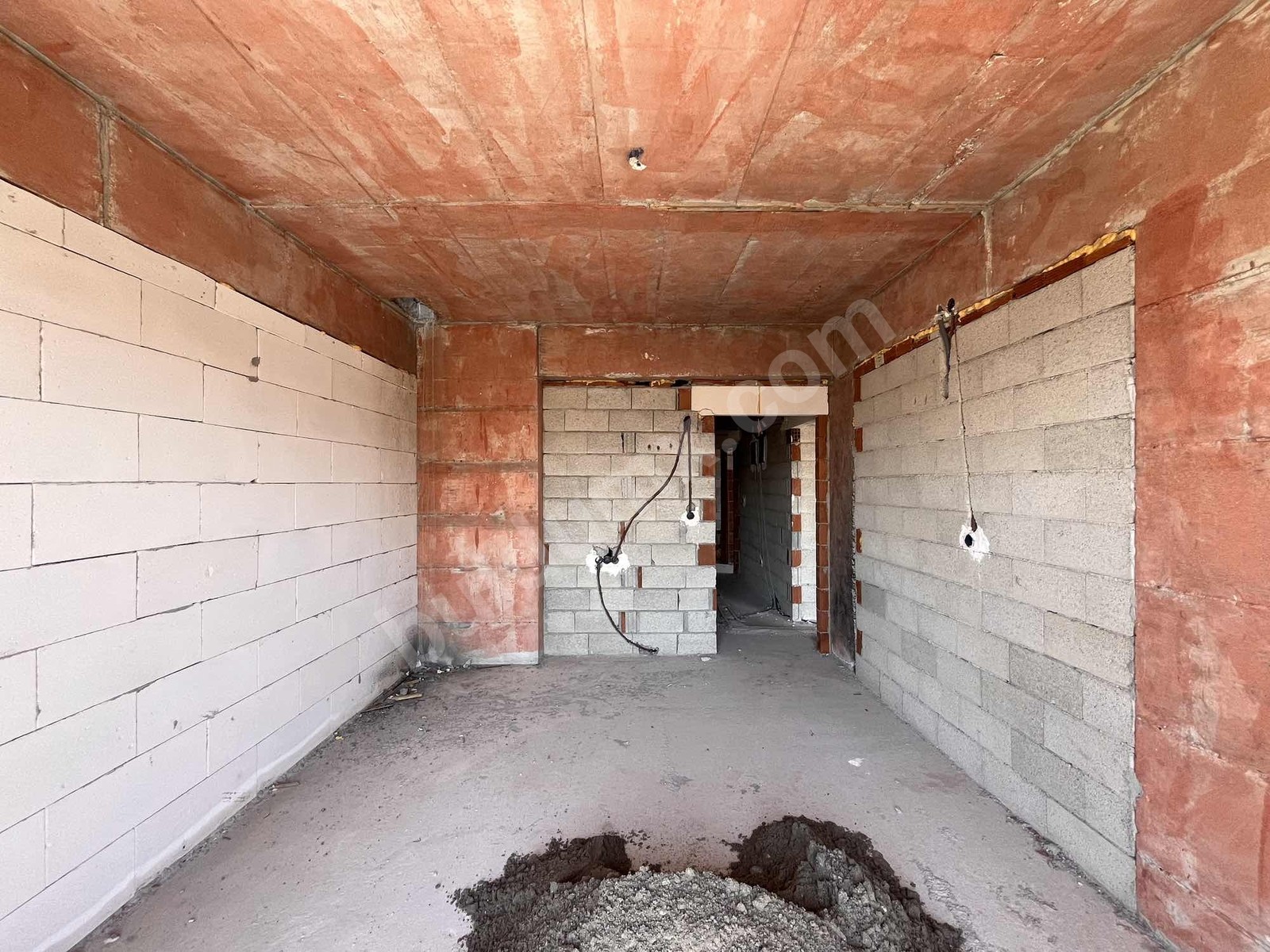 VADİ MALDİA'DAN KARAKAVAK'TA YERİNDE DÖNÜŞÜM 2+1 SATILIK DAİRE - Fotoğraf 11