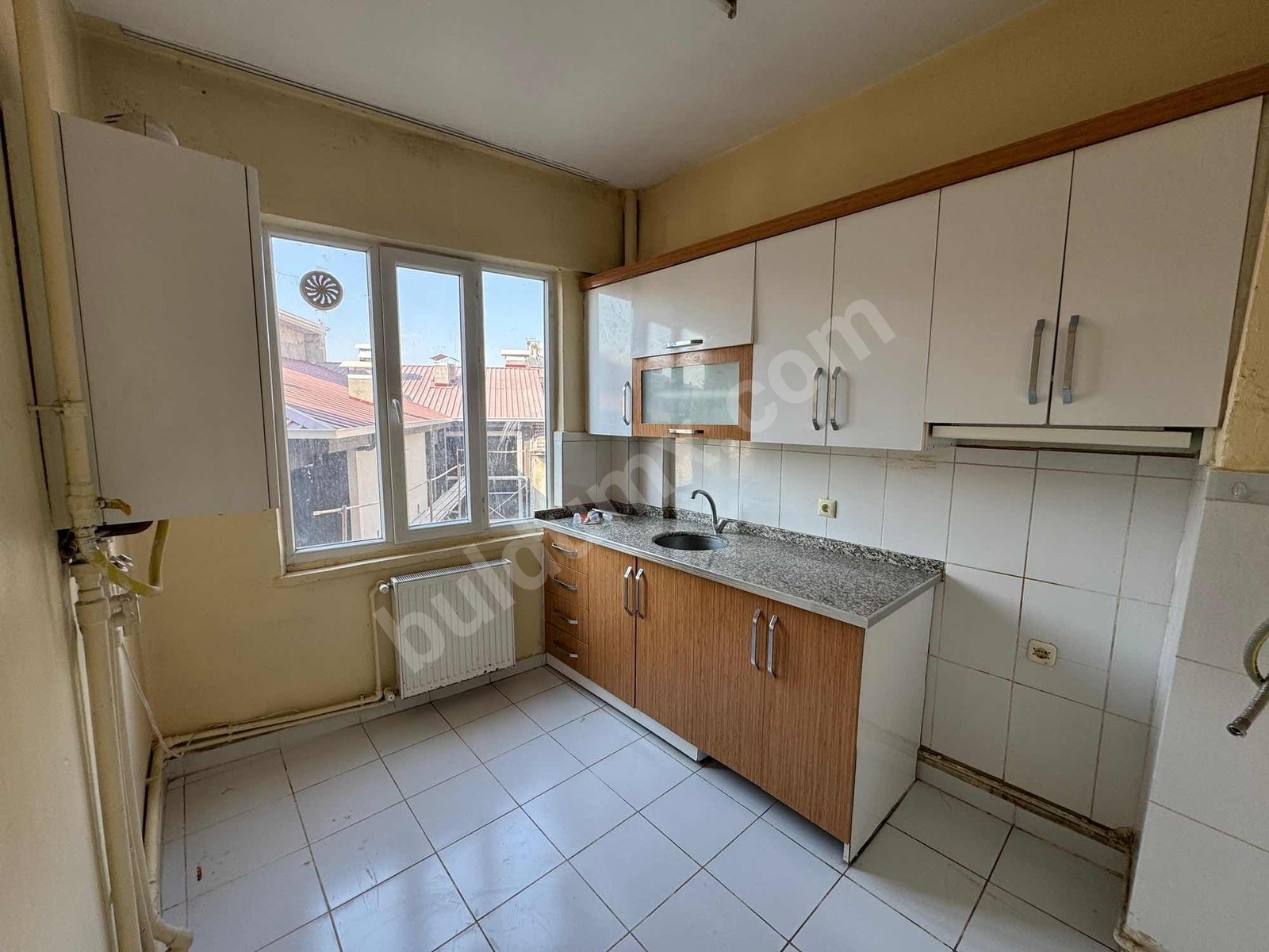 ÜÇGEN PARK KARŞISINDA 2+1 DOĞALGAZLI KİRALIK DAİRE - Fotoğraf 2