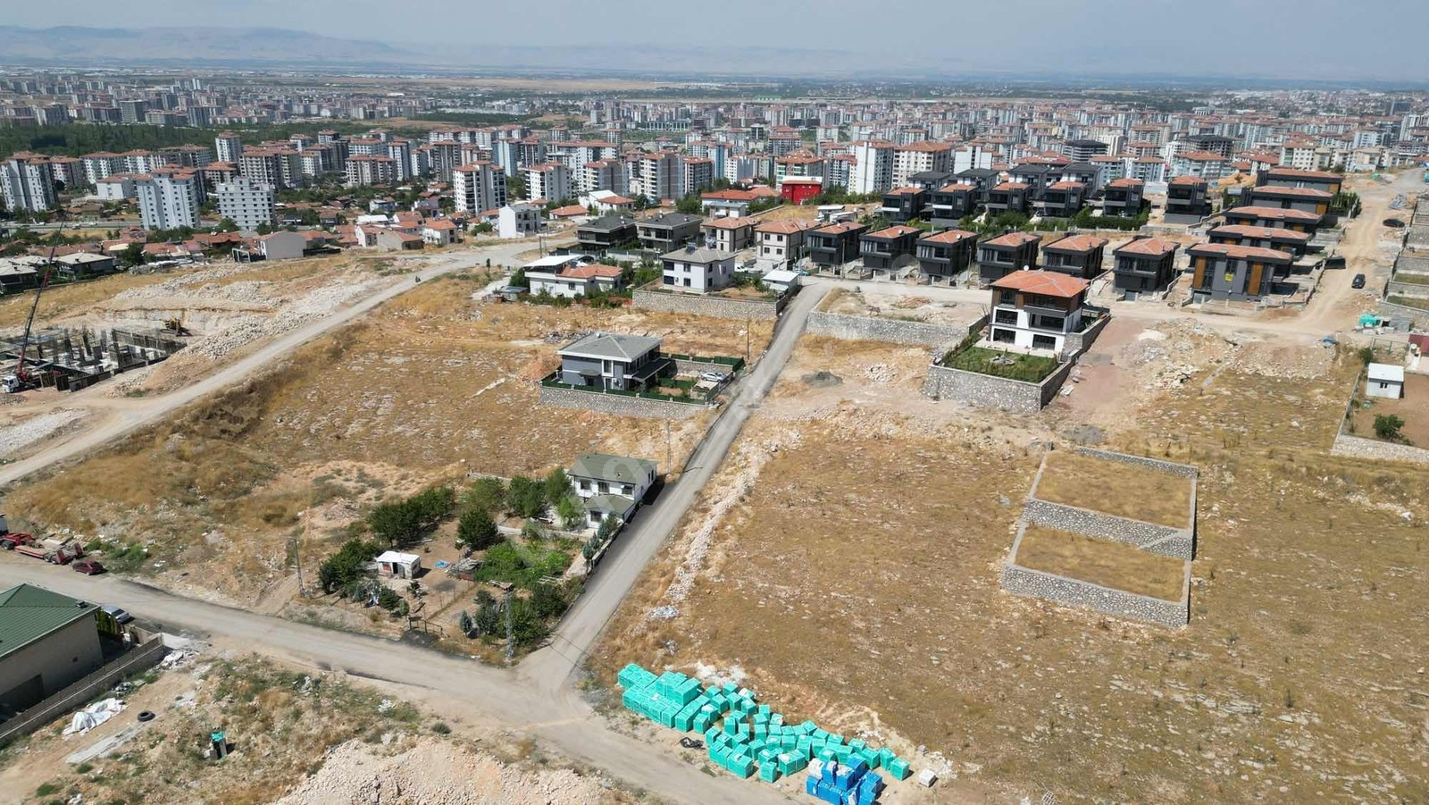 ENES IŞIK 'tan TECDE DE SATILIK VİLLA İMARLI ARSA - Fotoğraf 7