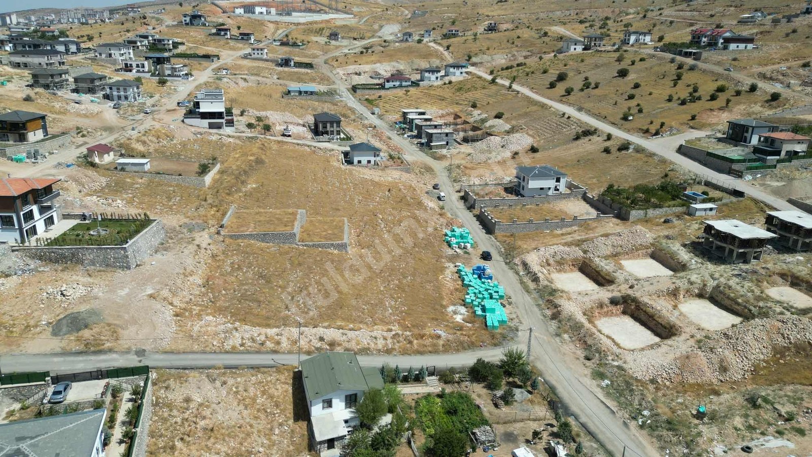 ENES IŞIK 'tan TECDE DE SATILIK VİLLA İMARLI ARSA - Fotoğraf 9