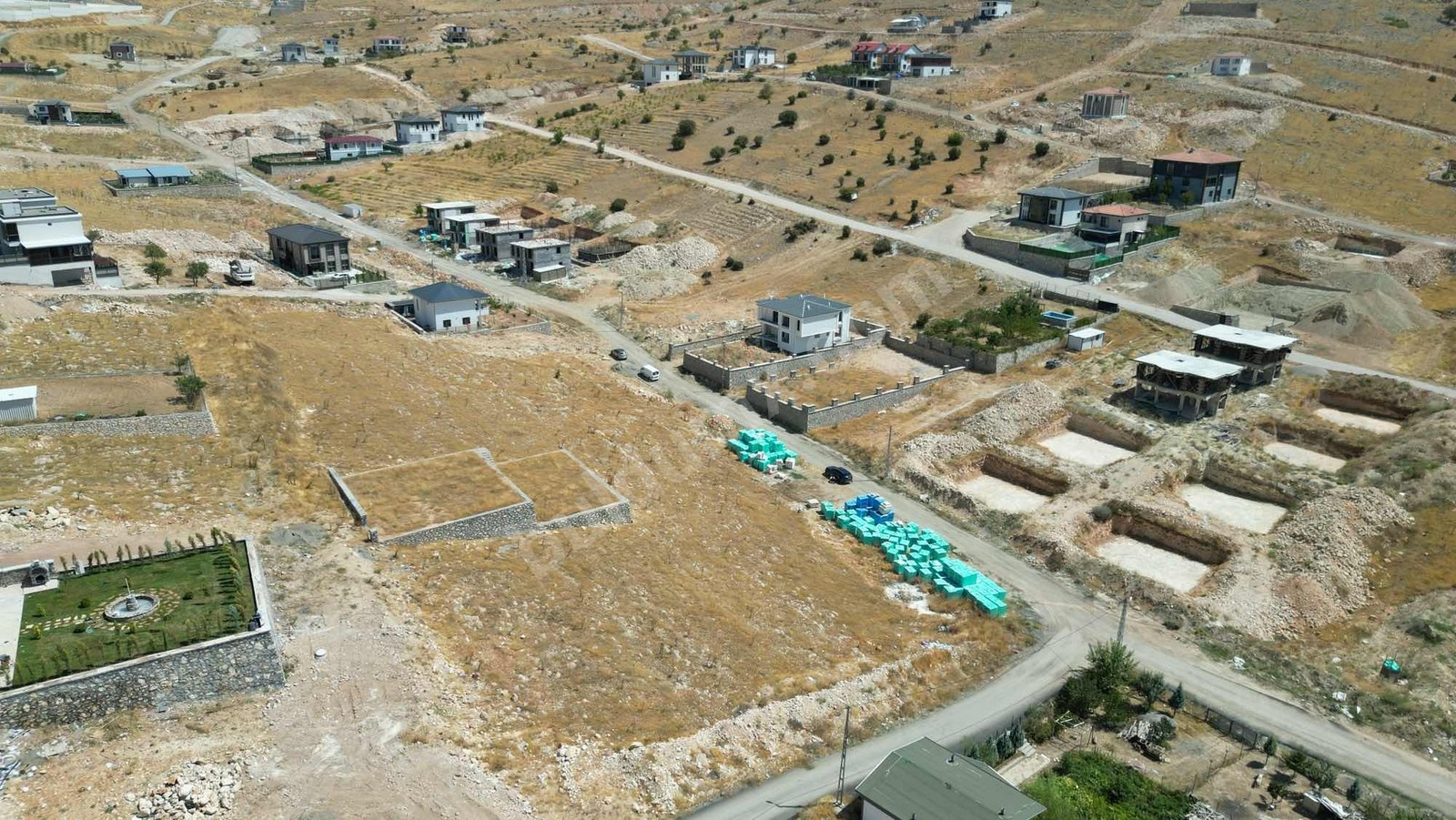 ENES IŞIK 'tan TECDE DE SATILIK VİLLA İMARLI ARSA - Fotoğraf 12
