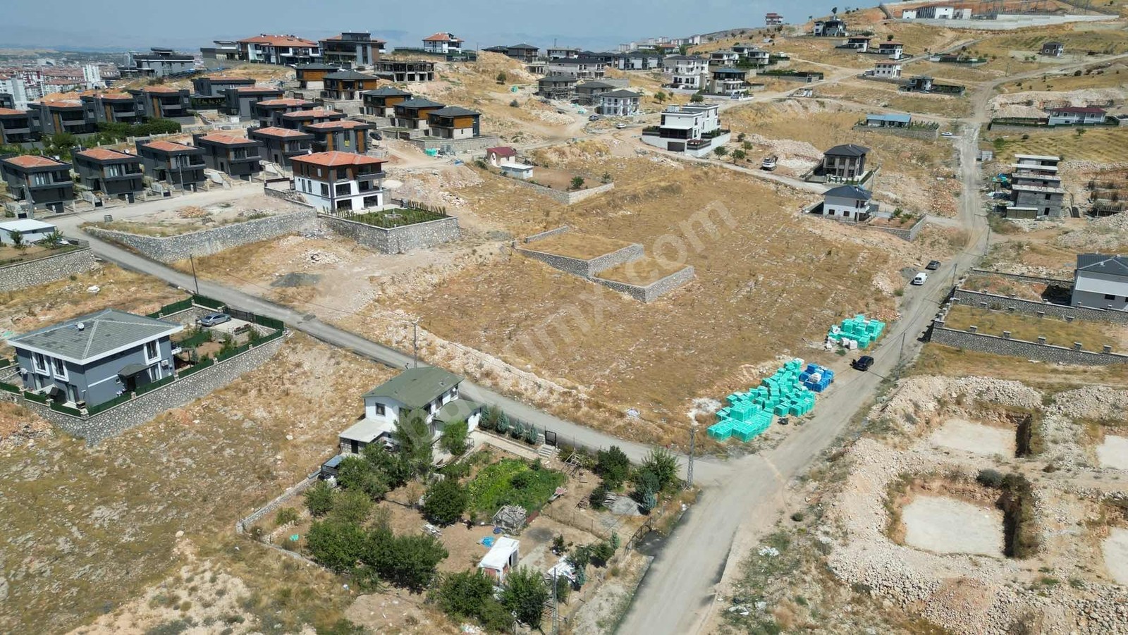 ENES IŞIK 'tan TECDE DE SATILIK VİLLA İMARLI ARSA - Fotoğraf 10
