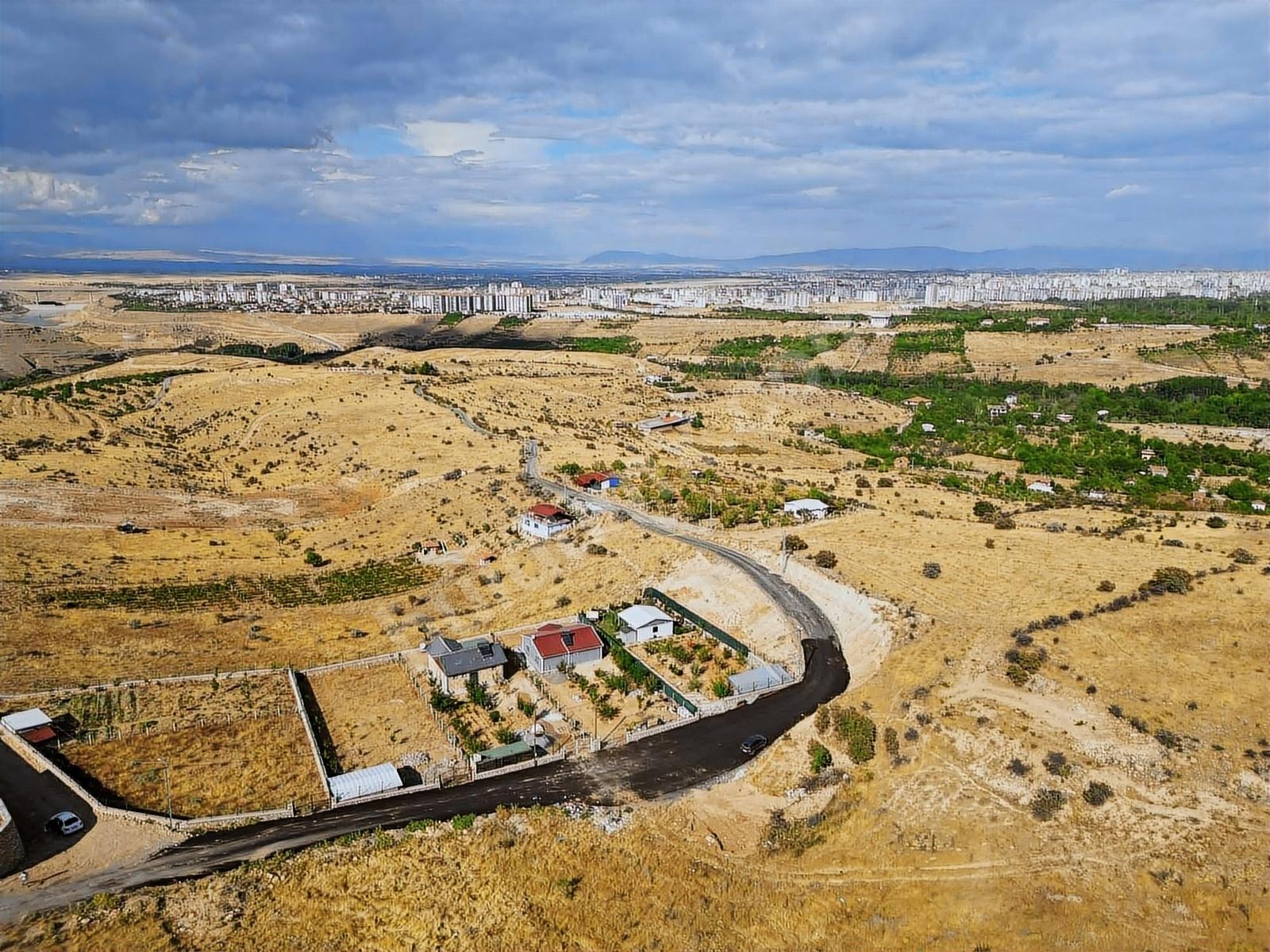 ENES IŞIK 'tan YEŞİLYURT UN EN GÜZEL YERİNDE İMARLI ARSALAR - Fotoğraf 3