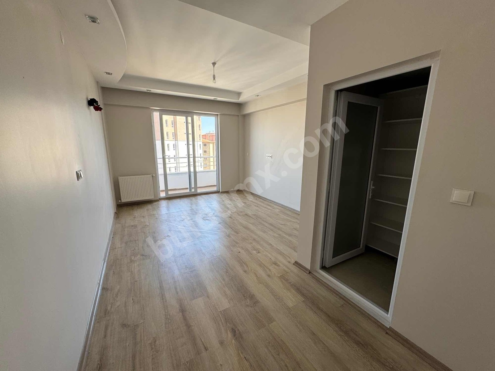 YAKINCADA SATILIK 4+1 DAİRE - Fotoğraf 8