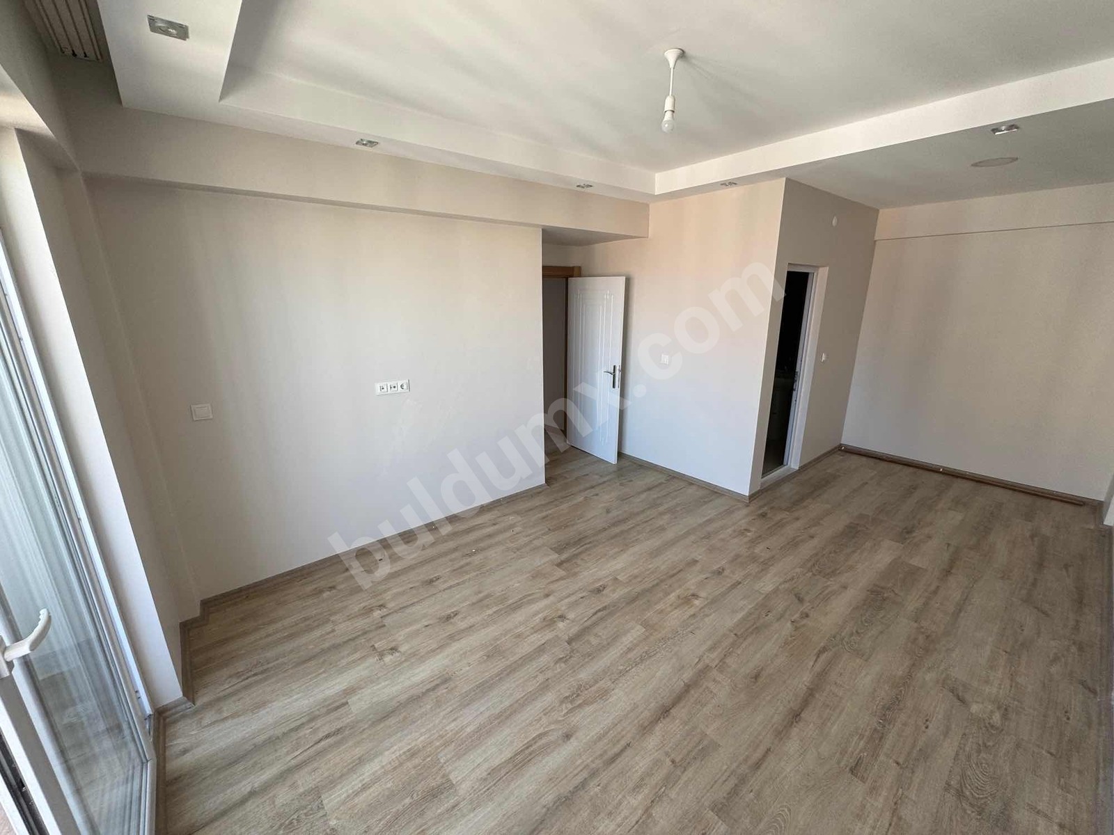 YAKINCADA SATILIK 4+1 DAİRE - Fotoğraf 4