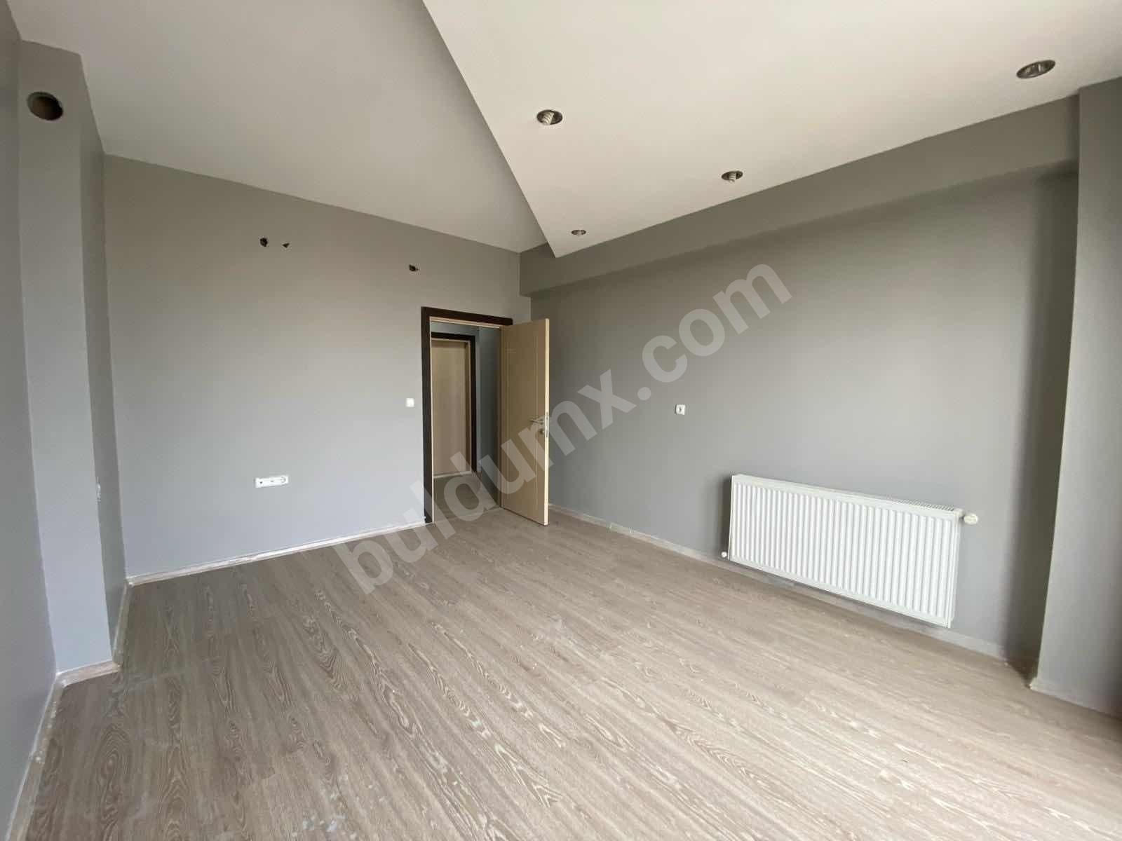 ENES IŞIK'TAN YAKINCA MANAS EVLERİNDE 3+1 FIRSAT DAİRE - Fotoğraf 2