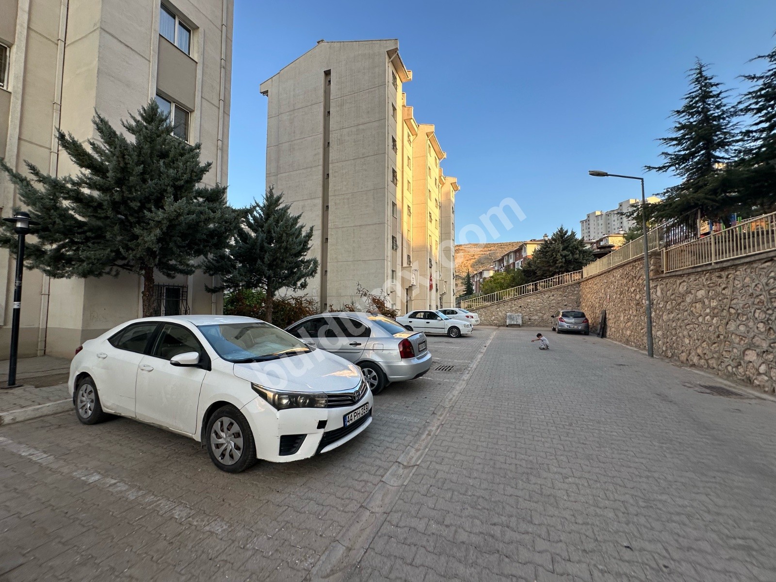 BEYDAĞI TOKŞDE KİRALIK ARA KAT DAİRE - Fotoğraf 2