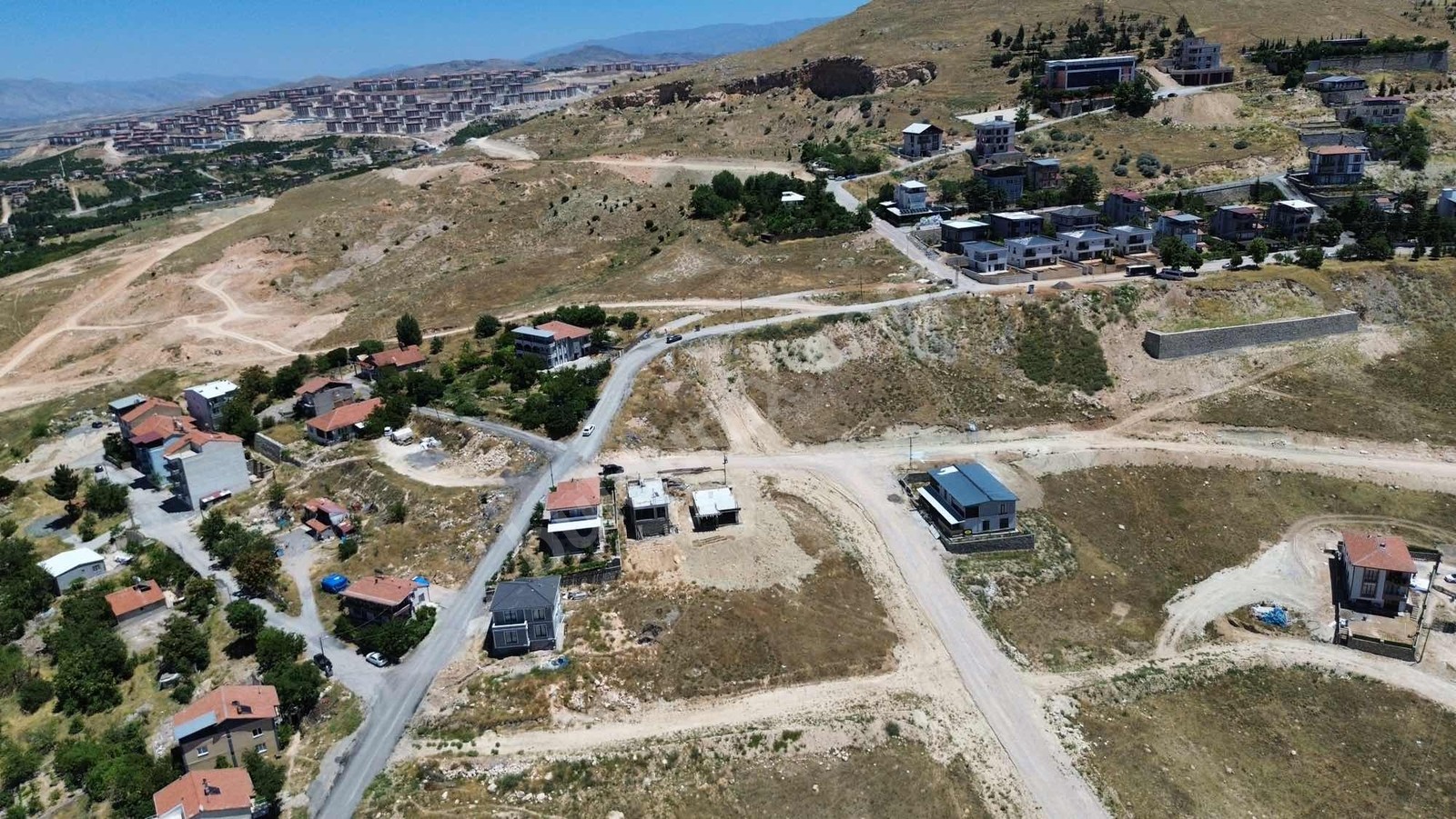 BEREKET'TEN YILDIZTEPE'DE 468 m² VİLLA İMARLI ARSA - Fotoğraf 3