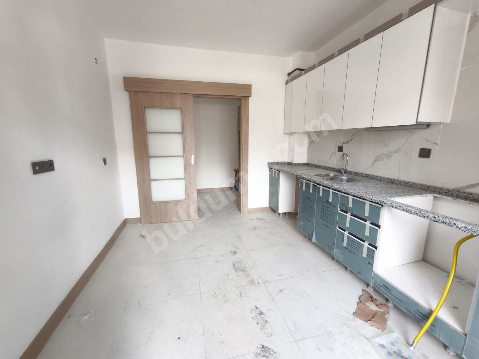 ÇÖŞNÜK ANA CADDE ÜZERİNDE SATILIK 3+1 TOKİ - Fotoğraf 8