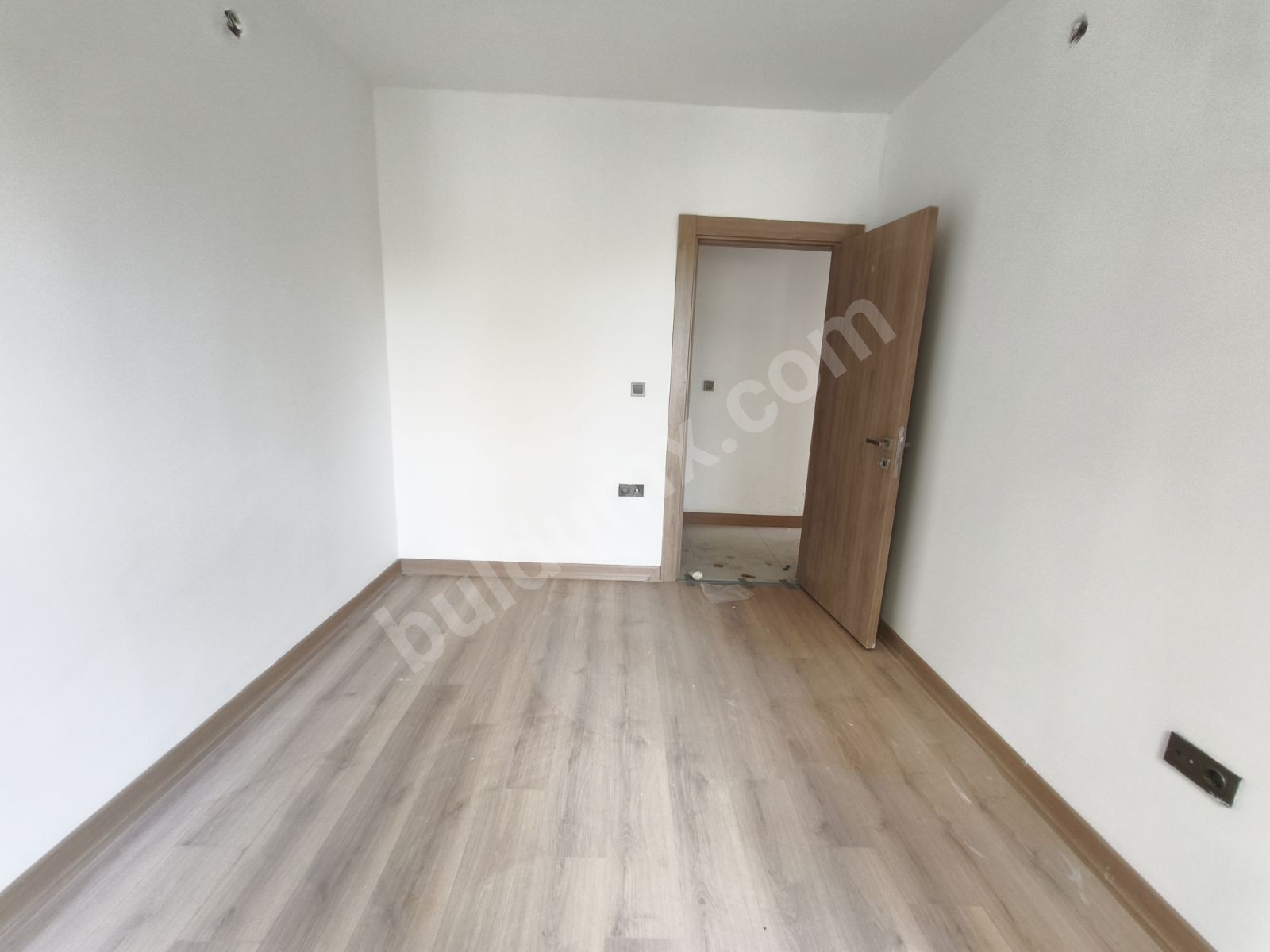 ÇÖŞNÜK ANA CADDE ÜZERİNDE SATILIK 3+1 TOKİ - Fotoğraf 4