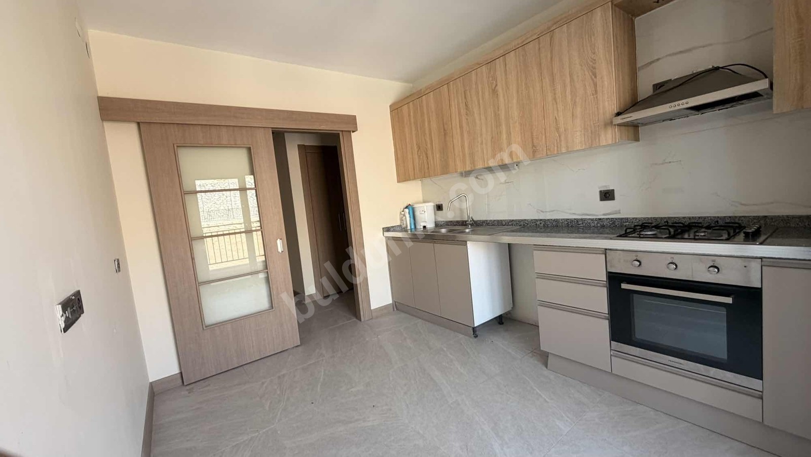 İKİZCE 2.BÖLGE 2.ETAPTA ANKASTRELİ 3+1 KİRALIK DAİRE - Fotoğraf 4