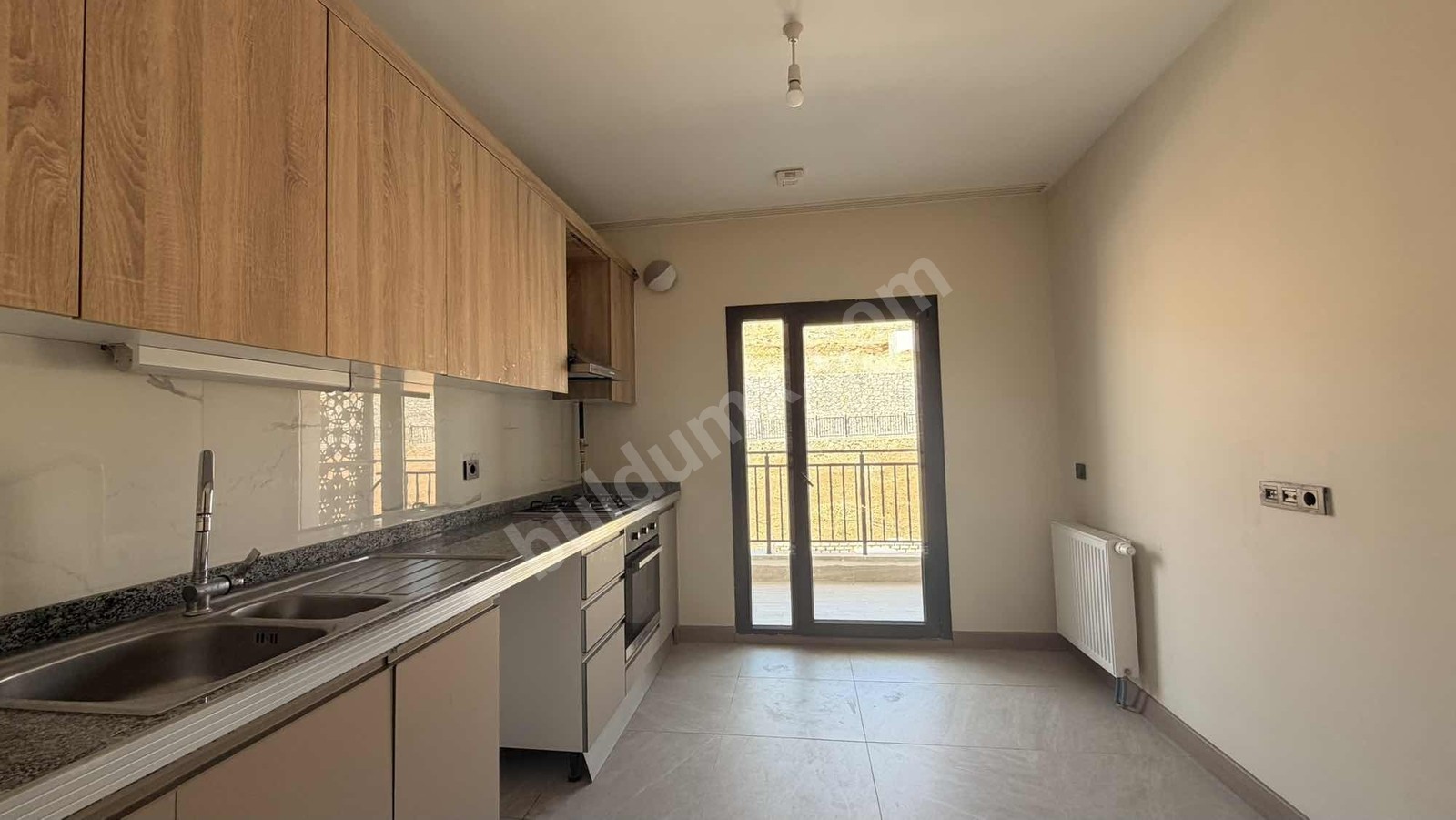 İKİZCE 2.BÖLGE 2.ETAPTA ANKASTRELİ 3+1 KİRALIK DAİRE - Fotoğraf 2