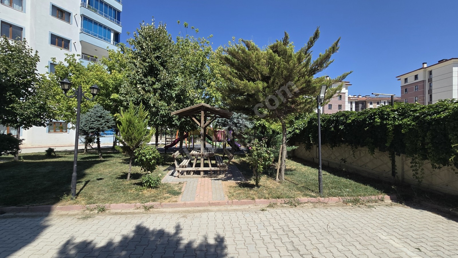 AŞAĞI ÇÖŞNÜKT'TE KİRALIK 4+1 DAİRE - Fotoğraf 9