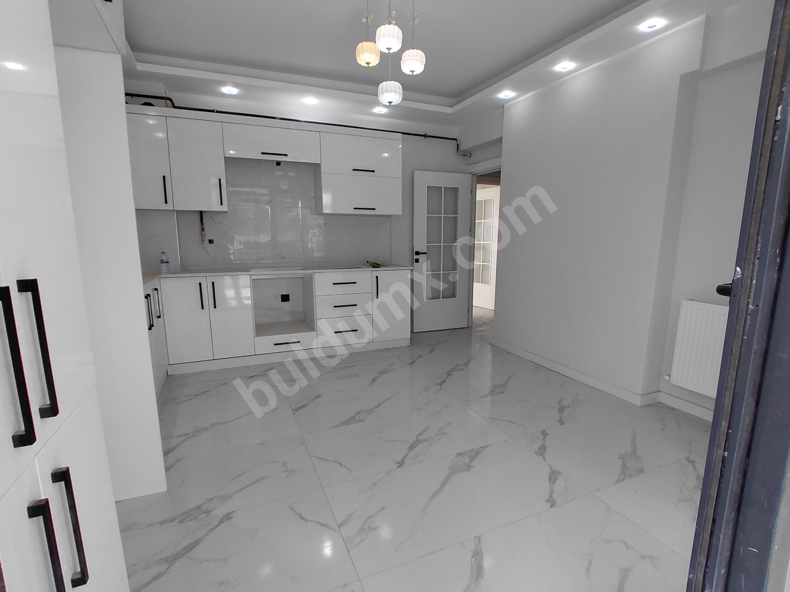 GENÇ GİRİŞİMDEN BOSTANBAŞINDA SIFIR 3+1 SATILIK DAİRE - Fotoğraf 4