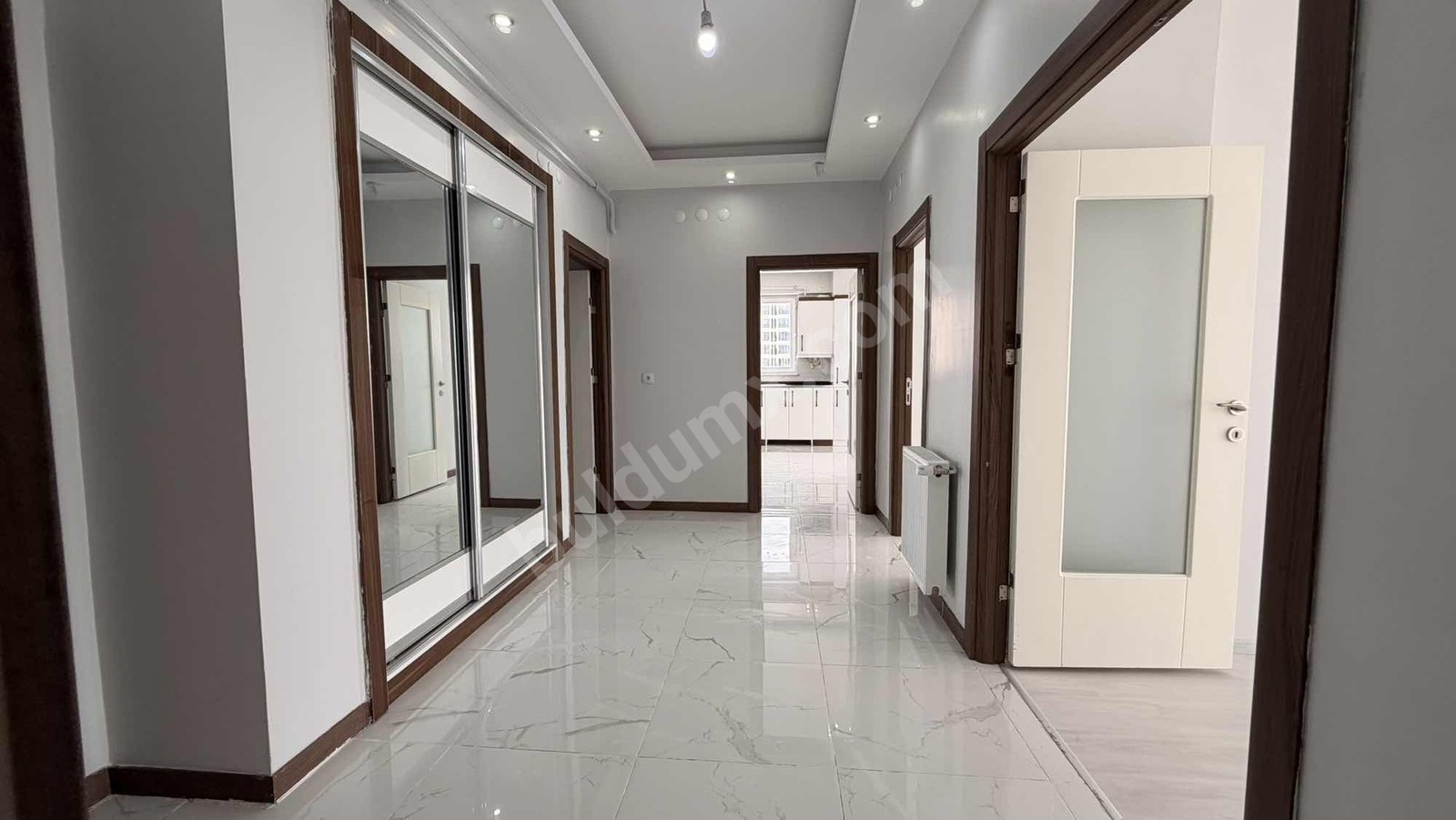 BOSTANBAŞI 35'LİK YOL ÜZERİNDE 4+1 AKILLI EV SİSTEMLİ DAİRE - Fotoğraf 7