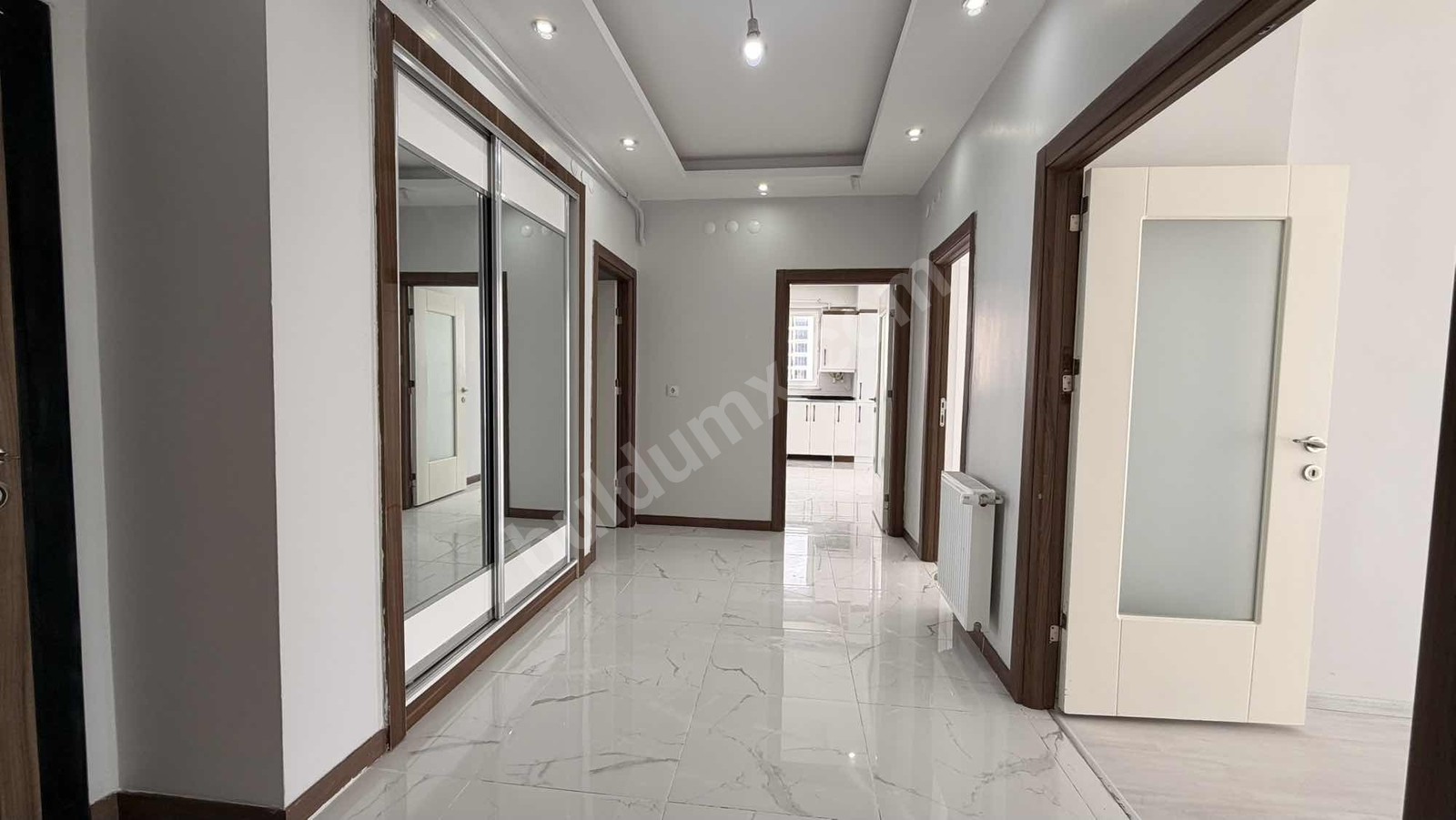 BOSTANBAŞI 35'LİK YOL ÜZERİNDE 4+1 AKILLI EV SİSTEMLİ DAİRE - Fotoğraf 5