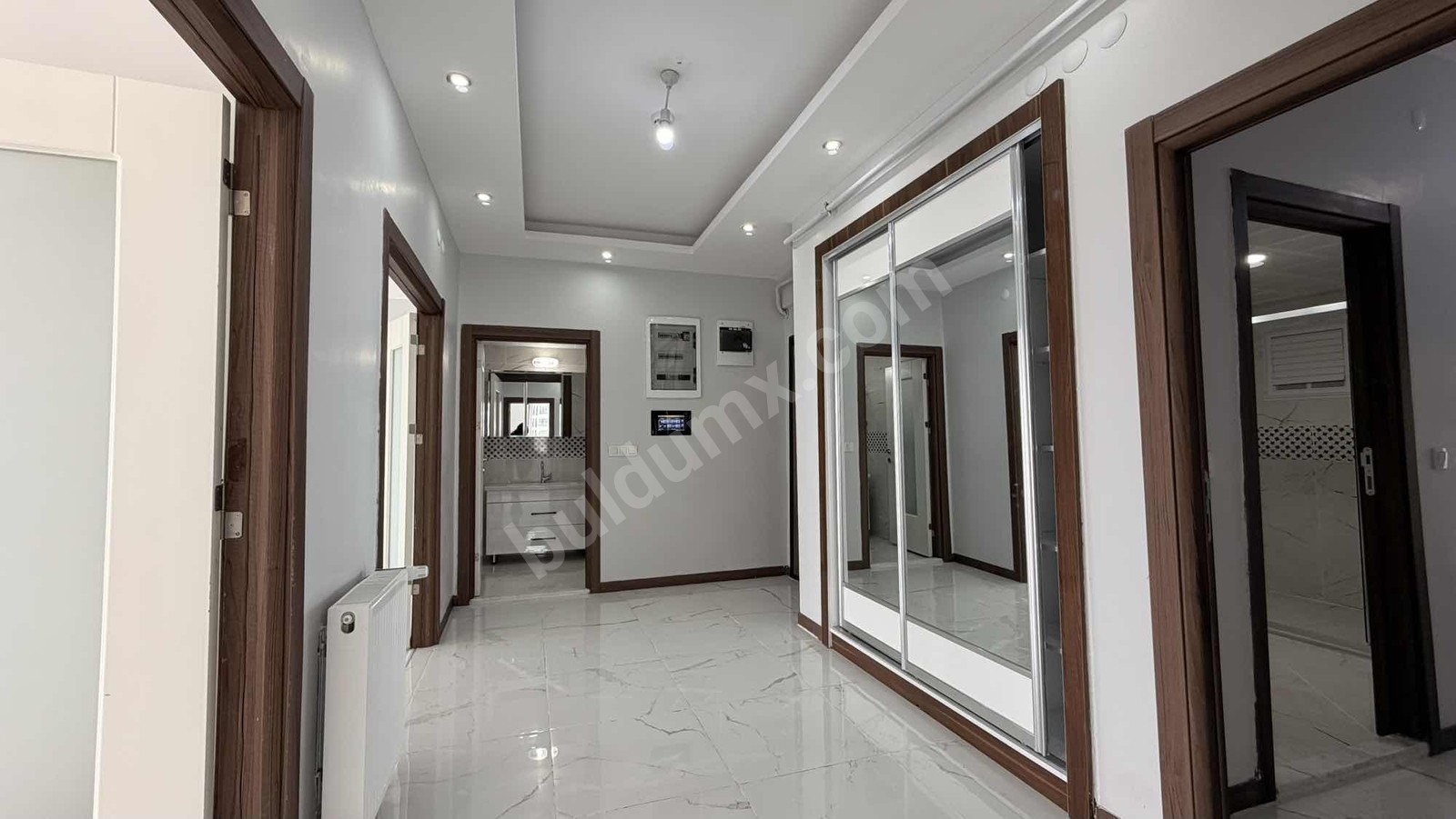 BOSTANBAŞI 35'LİK YOL ÜZERİNDE 4+1 AKILLI EV SİSTEMLİ DAİRE - Fotoğraf 2