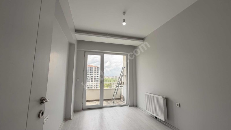 BOSTANBAŞI 35'LİK YOL ÜZERİNDE 4+1 AKILLI EV SİSTEMLİ DAİRE