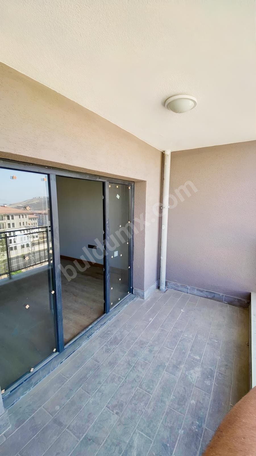 Genç Girişim Emlak'dan Çamurlu TOKİde kiralık 3+1 daire!! - Fotoğraf 1