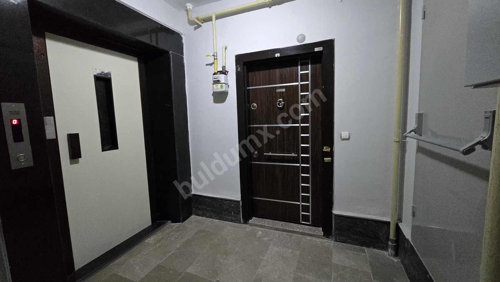 GENÇ GİRİŞİMDEN FAHRİ KAYAHAN ANA CADDE'DE 3+1 GENİŞ FERAH DAİRE - Fotoğraf 1