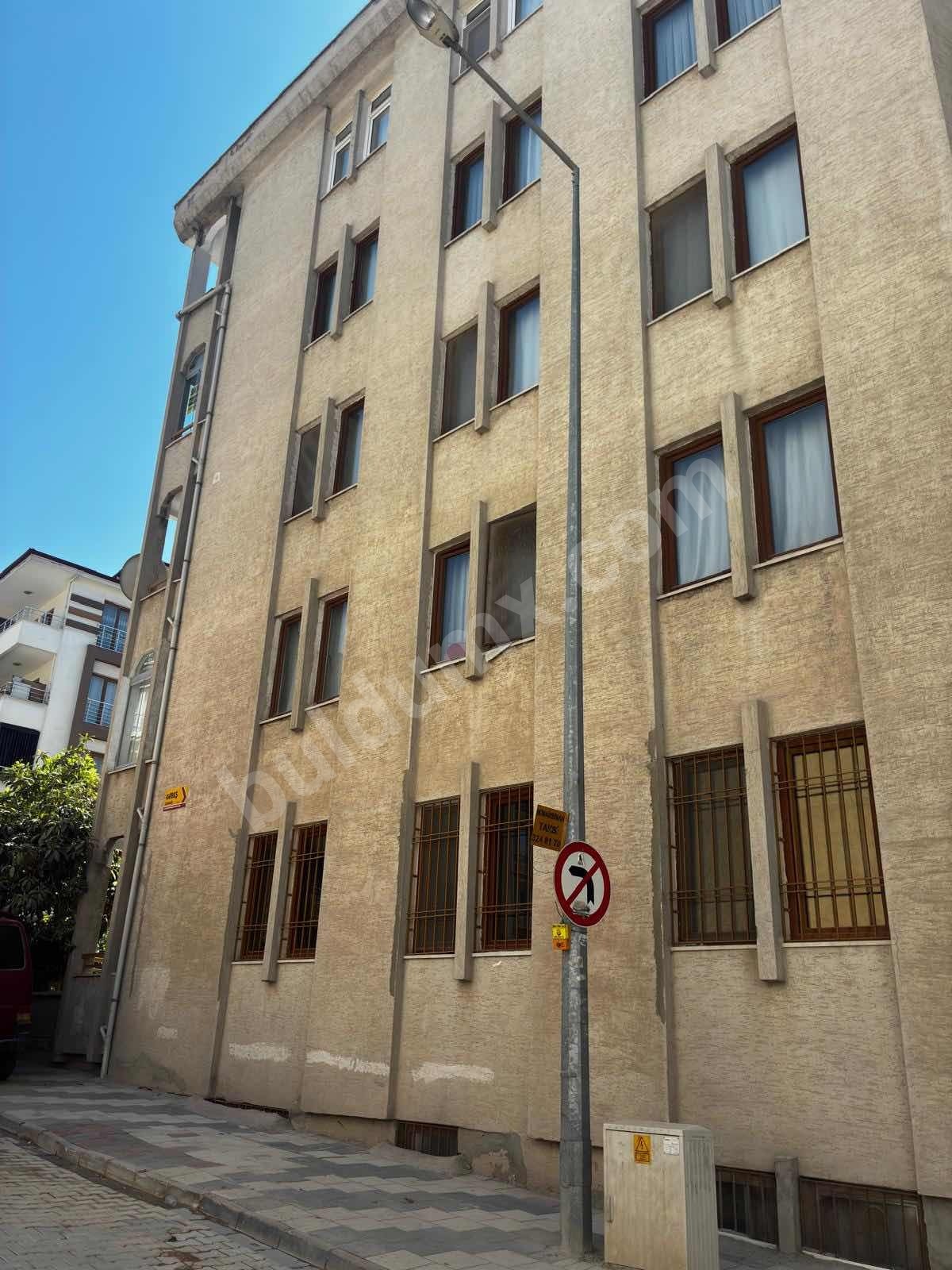 GENÇ GİRİŞİM'DEN KÜÇÜK MUSTAFA PAŞA'DA SATILIK 3+1 DAİRE - Fotoğraf 1