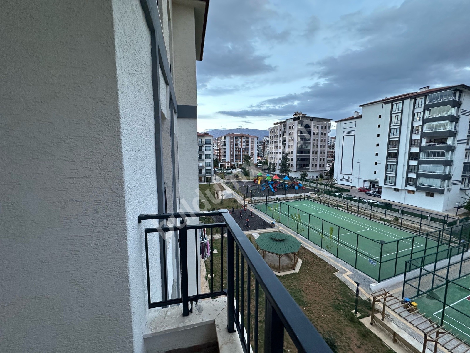 FAHRİKAYAHAN TOKİLERDE SATILIK ARAKAT DAİRE - Fotoğraf 5